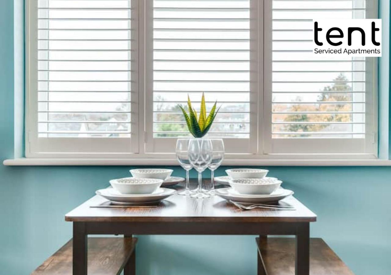 Stylish 1 Bed Apt , Central , Pkg, Perfect For Long Stays Egham Exteriér fotografie
